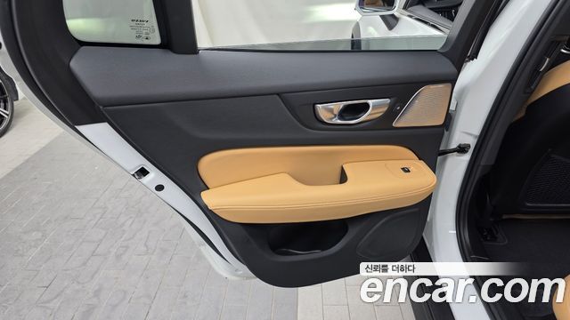 Volvo V60 Cross Country (II) B5 Ultimate AWD 2024 — фото 25