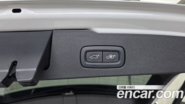 Volvo V60 Cross Country (II) B5 Ultimate AWD 2024 — фото 30