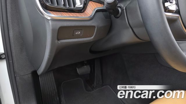 Volvo V60 Cross Country (II) B5 Ultimate AWD 2024 — фото 33