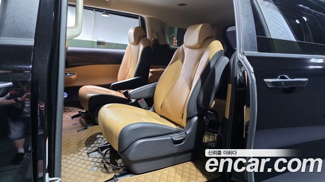 Kia Carnival (IV) Gasoline 9-Seater Prestige 2023 — фото 16