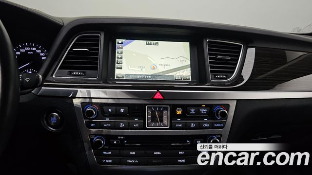 Genesis G80 3.3 GDI AWD Luxury 2018 — фото 16