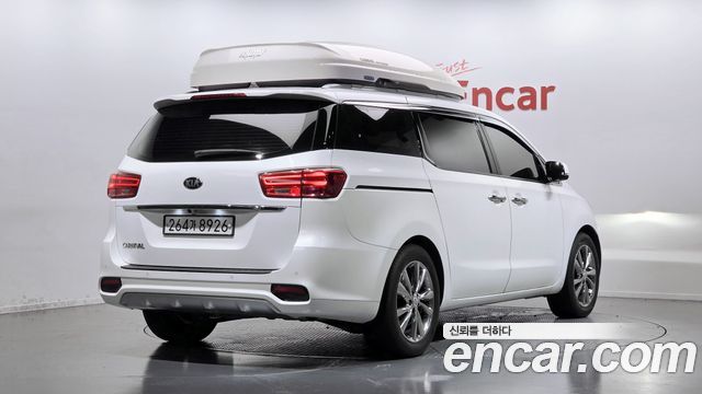 Kia Carnival 9-Seater Prstige 2019 — фото 2