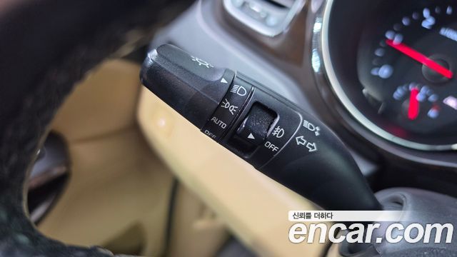 Kia Carnival 9-Seater Prstige 2019 — фото 18