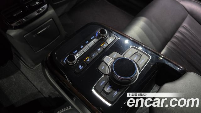 Genesis EQ900 3.3 T-GDI AWD Premiun Luxury 2018 — фото 22