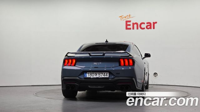 Ford Mustang (VII) 5.0 GT Premium Coupe 2024 — фото 4