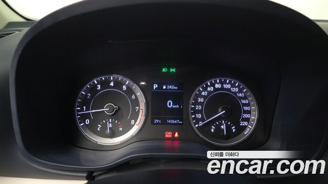 Hyundai Venue 1.6 Modern 2020 — фото 8