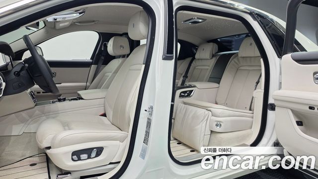 Rolls-Royce Ghost (II) 6.7 EWB V12 2022 — фото 11