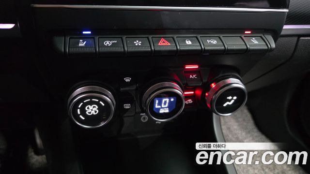 Renault Korea XM3 1.3 TCe RE Signature 2023 — фото 18