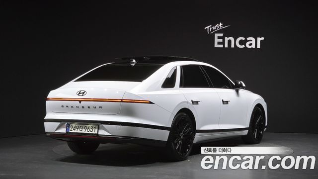 Hyundai Grandeur Hybrid (GN7) Calligraphy 2023 — фото 2
