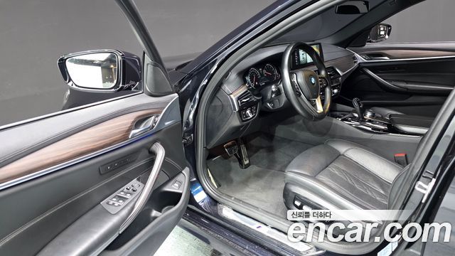 BMW 5 Series (G30) 530i xDrive M Sport Package Plus 2018 — фото 10