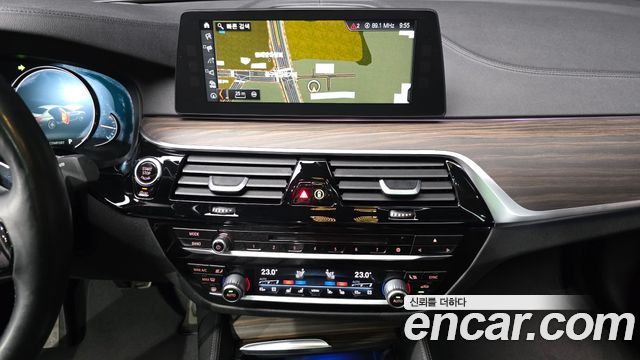 BMW 5 Series (G30) 530i xDrive M Sport Package Plus 2018 — фото 14