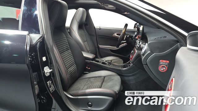 Mercedes-Benz CLA-Class (C117) CLA250 4MATIC AMG Line 2017 — фото 11