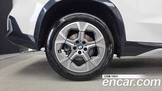 BMW X1 (U11) xDrive 20i xLine 2024 — фото 5