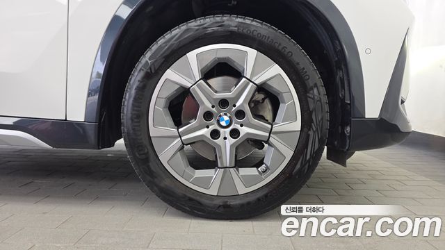 BMW X1 (U11) xDrive 20i xLine 2024 — фото 27