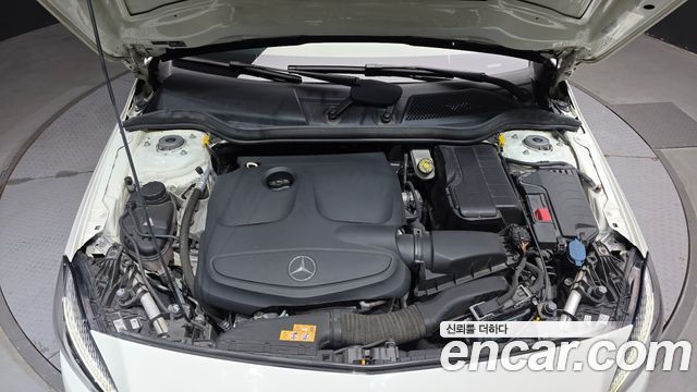 Mercedes-Benz A-Class (W176) A200 AMG Line 2018 — фото 6