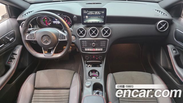 Mercedes-Benz A-Class (W176) A200 AMG Line 2018 — фото 7