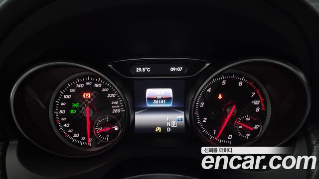Mercedes-Benz A-Class (W176) A200 AMG Line 2018 — фото 8
