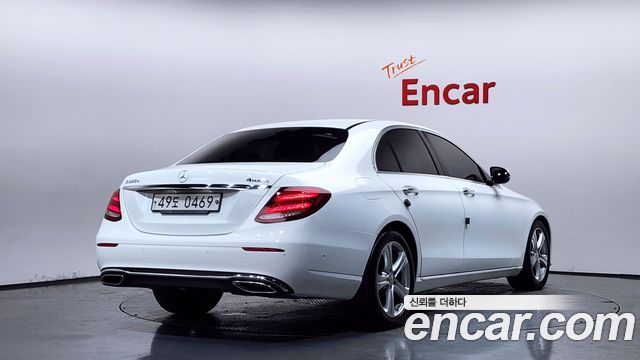 Mercedes-Benz E-Class (W213) E220d Avantgarde 2017 — фото 2