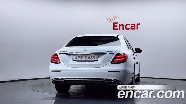 Mercedes-Benz E-Class (W213) E220d Avantgarde 2017 — фото 4