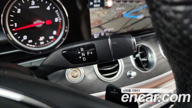 Mercedes-Benz E-Class (W213) E220d Avantgarde 2017 — фото 9