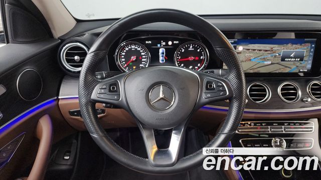 Mercedes-Benz E-Class (W213) E220d Avantgarde 2017 — фото 12