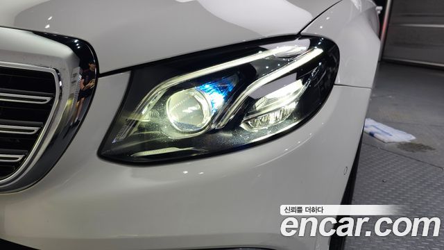 Mercedes-Benz E-Class (W213) E300 4MATIC Exclusive 2019 — фото 22