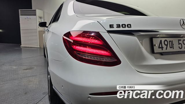 Mercedes-Benz E-Class (W213) E300 4MATIC Exclusive 2019 — фото 23