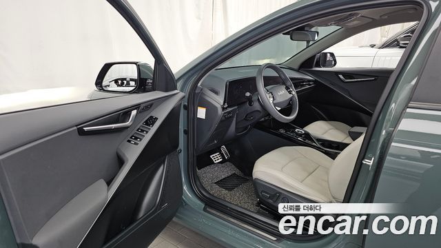 Kia Niro Signature 2022 — фото 10