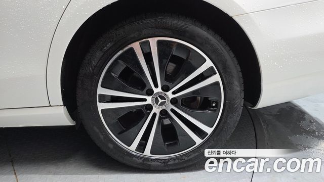 Mercedes-Benz E-Class (W213) E250 Avantgarde 2021 — фото 27