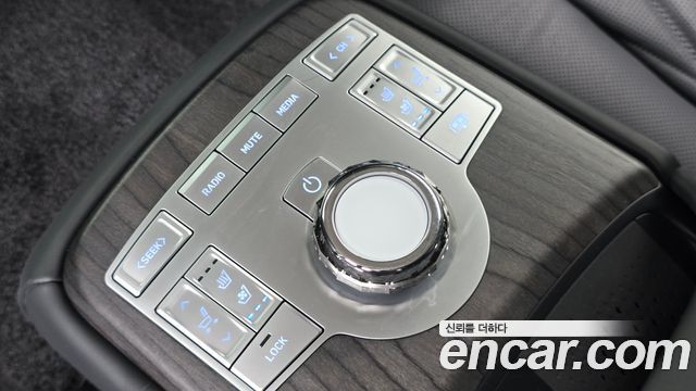 Genesis G80 (RG3) Gasoline 3.5 Turbo AWD 2025 — фото 32