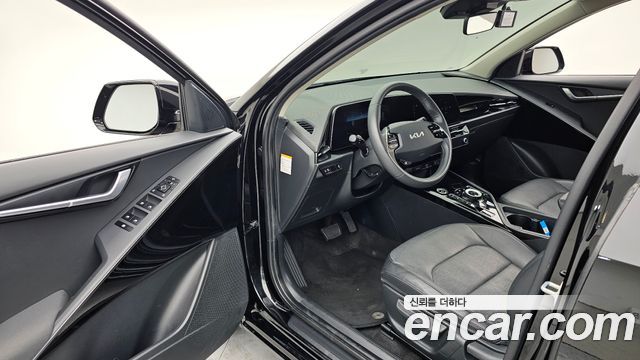 Kia Niro EV Air 2023 — фото 10