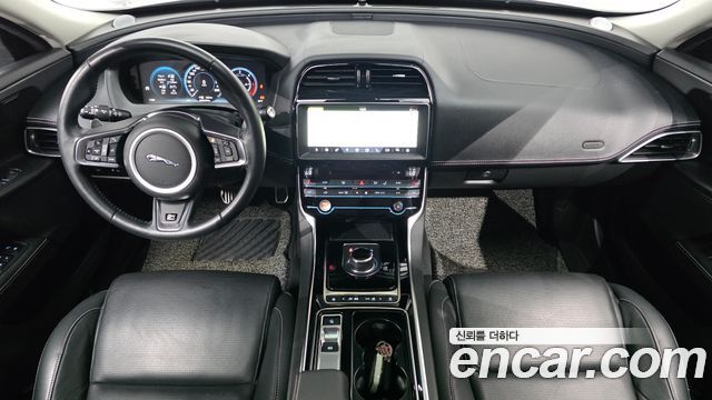 Jaguar XE 20d R-Sport 2019 — фото 7