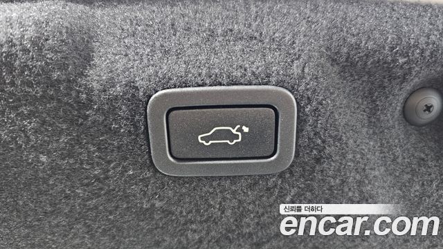 Jaguar XE 20d R-Sport 2019 — фото 13