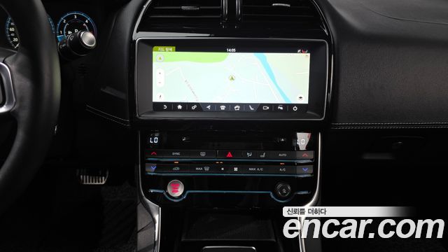 Jaguar XE 20d R-Sport 2019 — фото 14