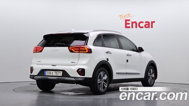 Kia Niro 1.6 HEV Prestige 2022 — фото 2