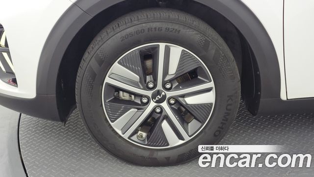 Kia Niro 1.6 HEV Prestige 2022 — фото 5