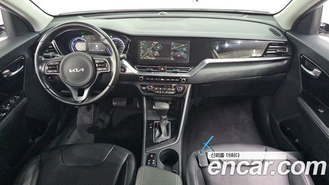 Kia Niro 1.6 HEV Prestige 2022 — фото 7