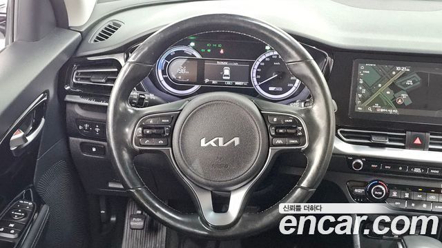 Kia Niro 1.6 HEV Prestige 2022 — фото 11