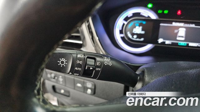 Kia Niro 1.6 HEV Prestige 2022 — фото 15