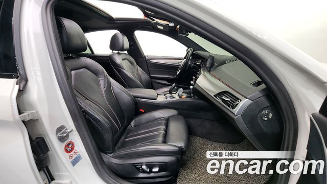 BMW 5 Series (G30) 530i xDrive M Sport Package 2017 — фото 10