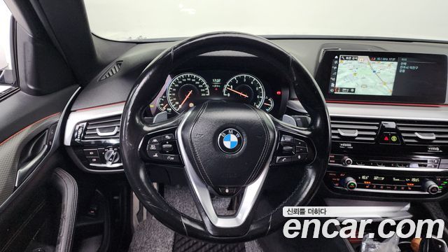 BMW 5 Series (G30) 530i xDrive M Sport Package 2017 — фото 14