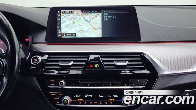 BMW 5 Series (G30) 530i xDrive M Sport Package 2017 — фото 15