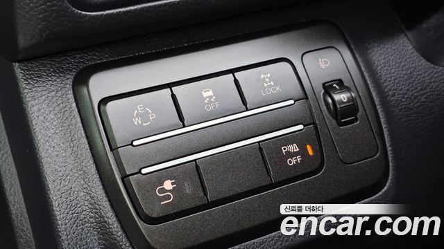 KG Mobility (SsangYong) Tivoli Air Diesel RX 4WD 2016 — фото 12