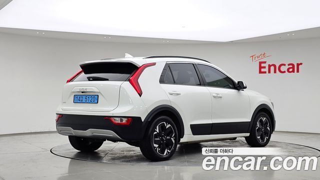 Kia Niro EV Air 2023 — фото 2