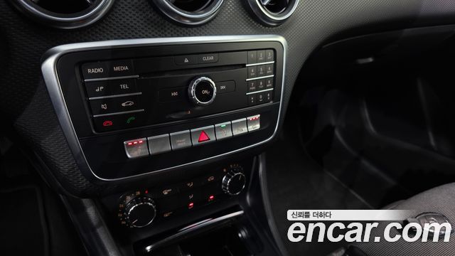 Mercedes-Benz A-Class (W176) A200 2018 — фото 16