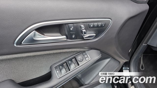 Mercedes-Benz A-Class (W176) A200 2018 — фото 28