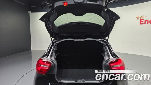 Mercedes-Benz A-Class (W176) A200 2018 — фото 30