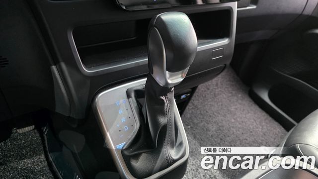 Hyundai Staria Cargo 5-Seater Modern 2024 — фото 9