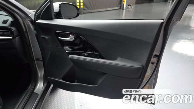 Kia Niro EV Noblesse 2022 — фото 24
