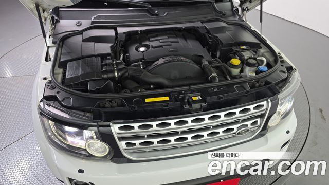 Land Rover Discovery 4 3.0 SDV6 HSE 2016 — фото 6